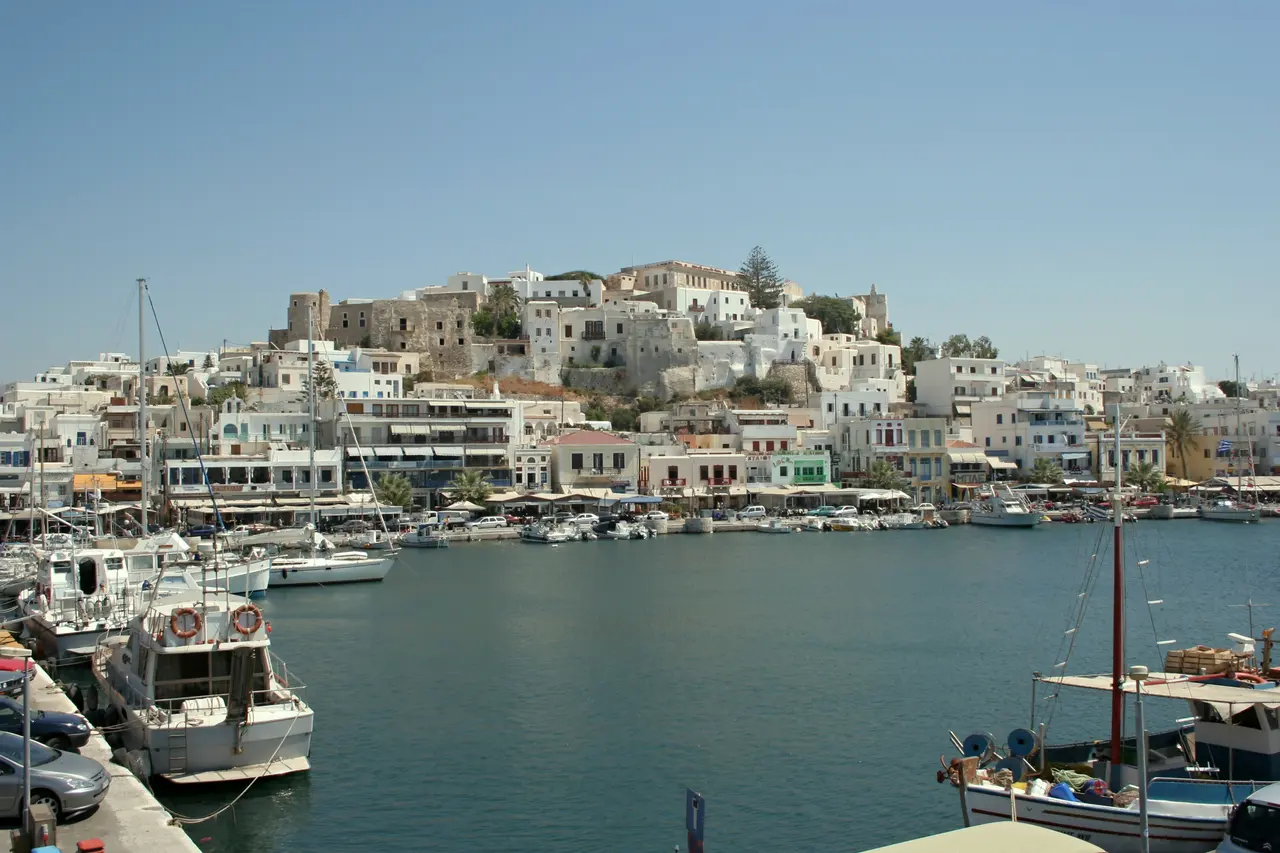 Naxos Chora and the Kastro from the harbour