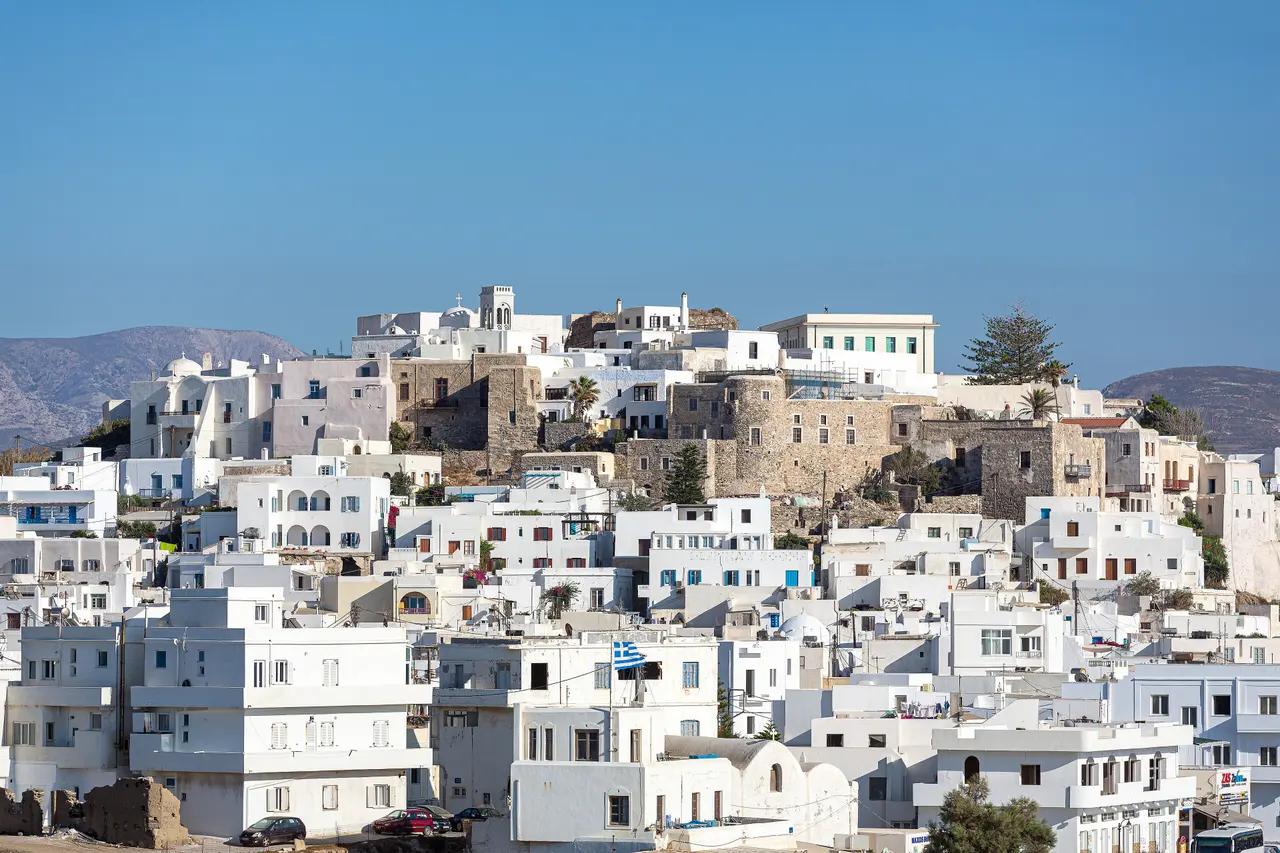 Η Χώρα της Νάξου από τα Παλάτια